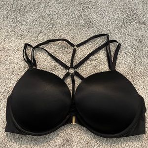 Victoria’s Secret Bombshell Plunge